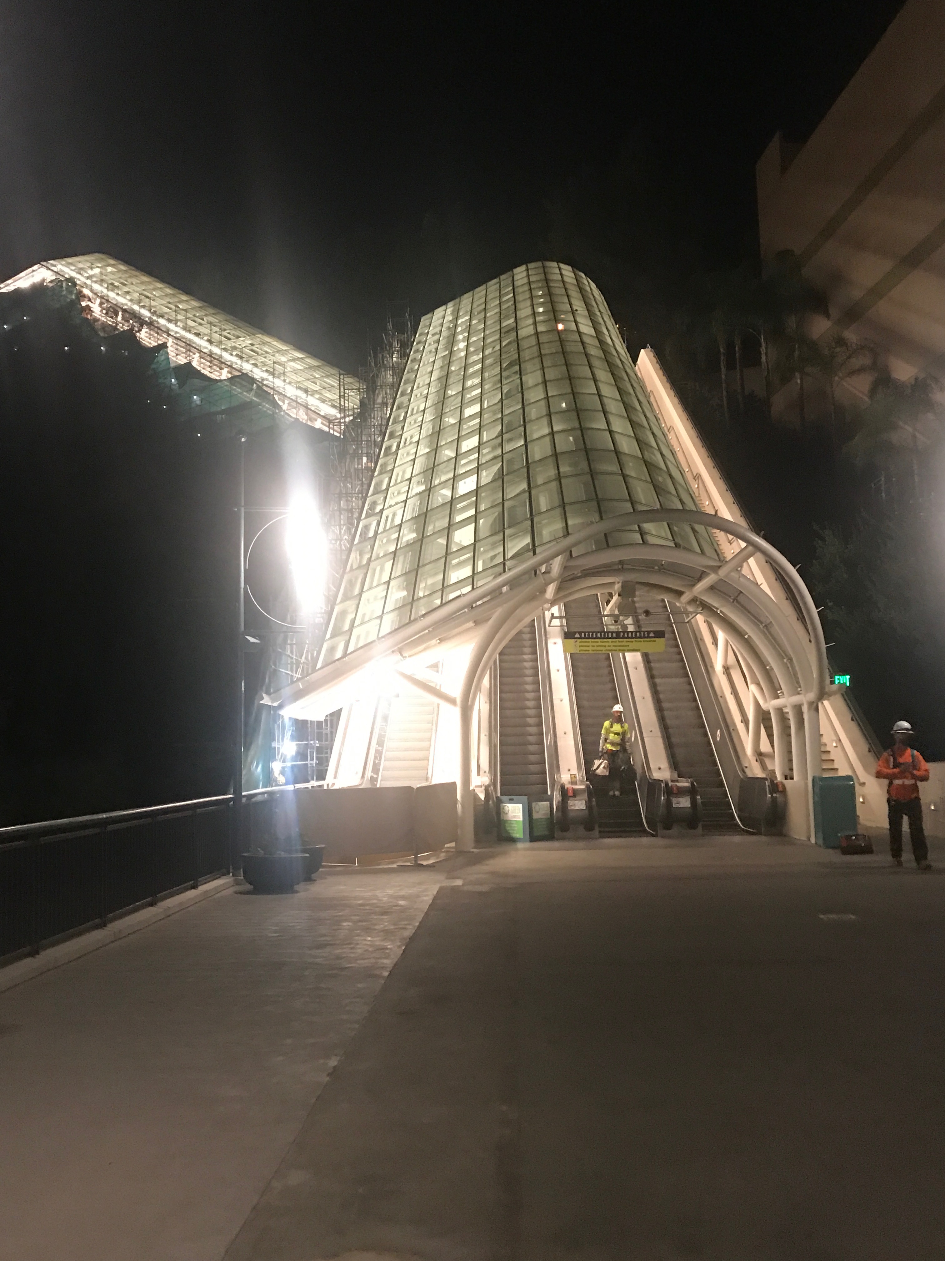 727universal 041 Woodbridge Glass Werner Systems